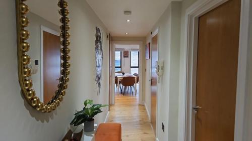 Luxury 70 sqm 1 Bedroom Hoxton Square London Near Old St Tube and Metro Sleeps 4 (F3 HP) London 