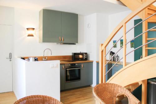 Cozy duplex in the heart of the Marais Paris 3rd - image 11