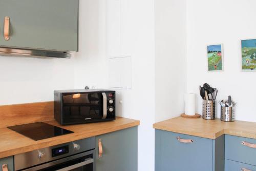 Cozy duplex in the heart of the Marais Paris 3rd - image 2
