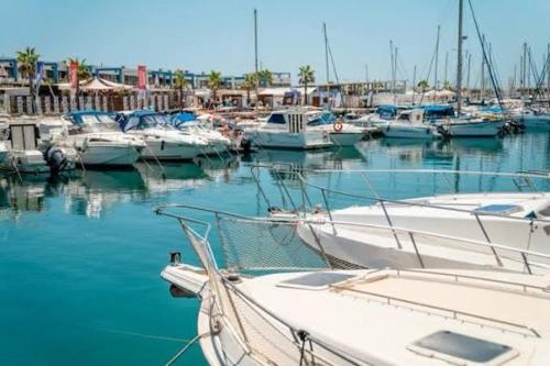 CASA MIA Luxury, Room in Bungalow, House Keeper Pool Breakfast Free Parking in Torrevieja