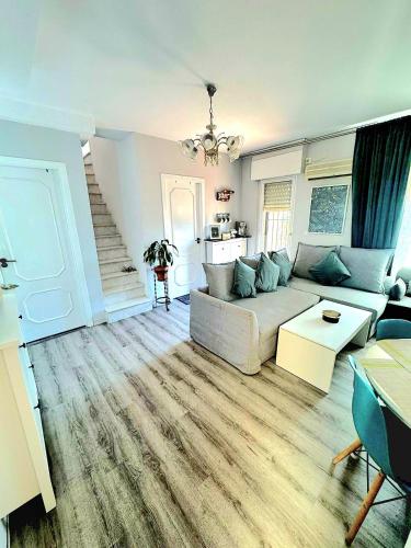 CASA MIA Luxury, Room in Bungalow, House Keeper Pool Breakfast Free Parking in Torrevieja