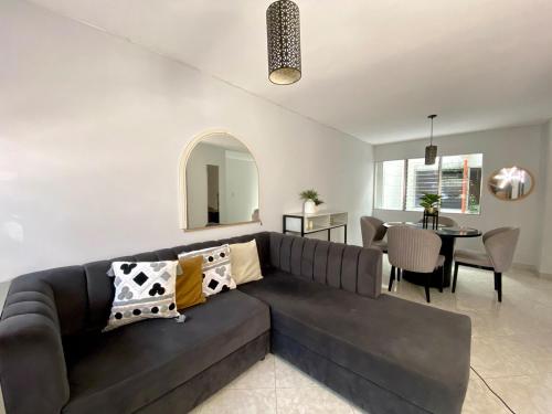 Apartamento comodo, 3 Hab, cerca Poblado