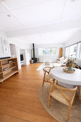 Lukes Kitchen Bach in Whitianga