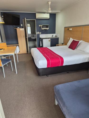 Studio with Spa Bath