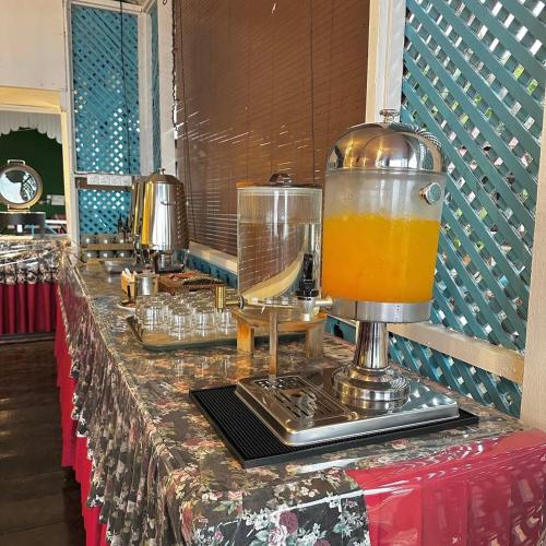 Johans Chalet & Restaurant in 甘榜艾爾巴塘/ABC海灘