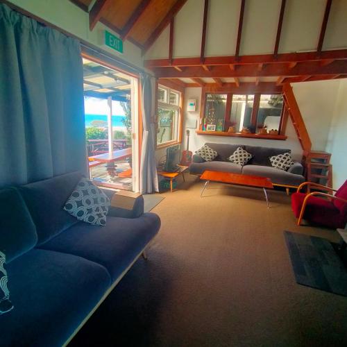 Stranded in Paradise Ecolodge in Tokomaru Bay
