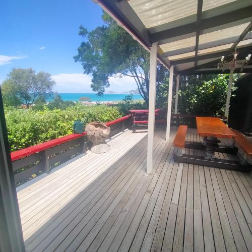 Stranded in Paradise Ecolodge in Tokomaru Bay