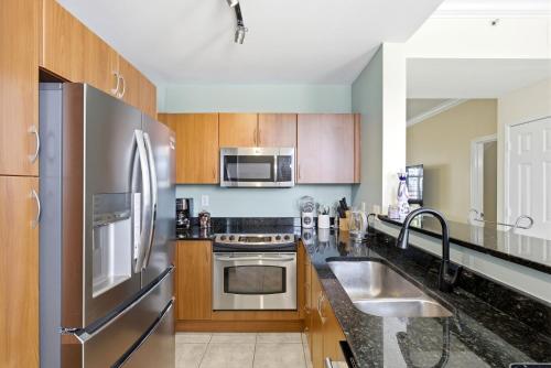 Spacious 3BR 3BA with King Bed & Amazing Pools near Intercoastal, Lantana Beach, FL in Lantana (FL)