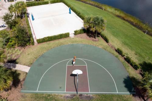Gorgeous 6Bd Single Family w/ Pool @ Storey Lake 2767 O - image 28