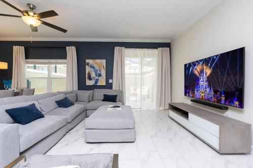 Stunning 5 Bd w/ Pool Close to Disney 2905 - image 34