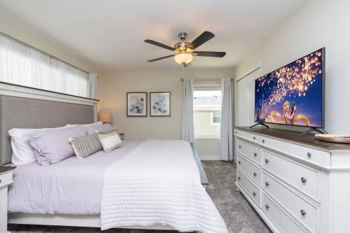 Stunning 5 Bd w/ Pool Close to Disney 2905 - image 20
