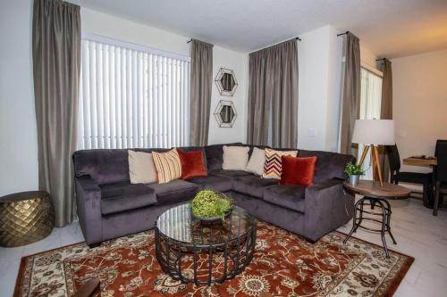 Four Bedrooms at StoreyLakeResort 3063 - image 16