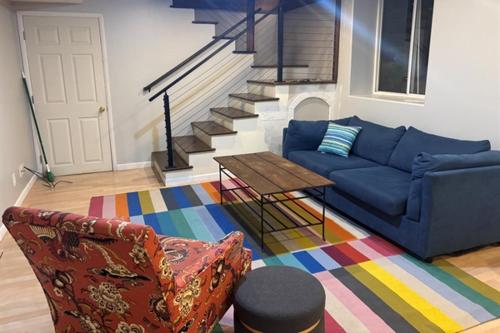 Clover Apartment in Blue House on the Park in Minneapolis, USA