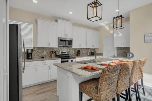 Five Bedrooms Single Family 4759 - image 21