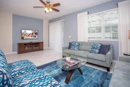 Wonderful 5 Bedroom w/ Pool Close to Disney 4801 in Kissimmee, USA