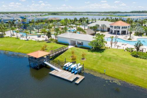 Luxurious Décor 4 Bd w/ Pool Close to Disney 4820 - image 31