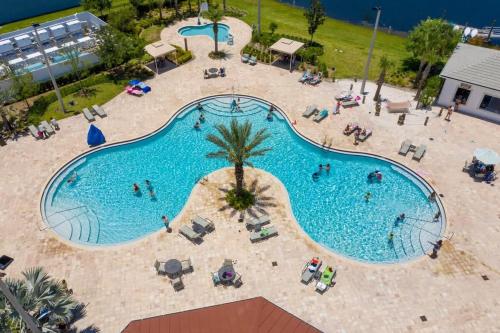 Luxurious Décor 4 Bd w/ Pool Close to Disney 4820 - image 34