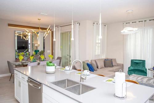 Gorgeous 4 Bedroom w/ Pool Close to Disney 4836 in Kissimmee, USA