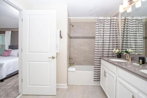 Gorgeous 4 Bedroom w/ Pool Close to Disney 4836 - image 31