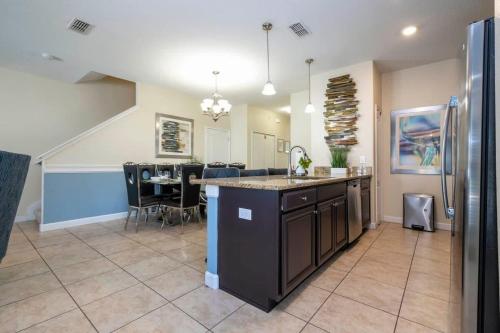 Five Bedrooms TownHome with Pool 4849 - image 34