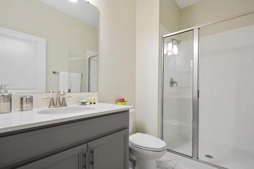 Four Bedrooms close to Disney w Pool 4898 - image 40