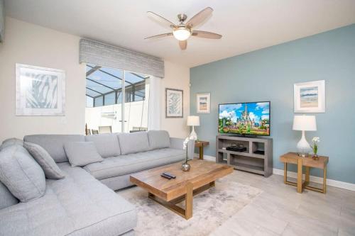Ravishing Four Bd w/ Pool Close to Disney 4947 - image 33