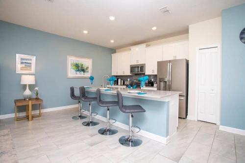 Ravishing Four Bd w/ Pool Close to Disney 4947 - image 29