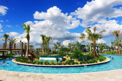 Luxurious 4Bd Home w/ Pool 4983 - image 15