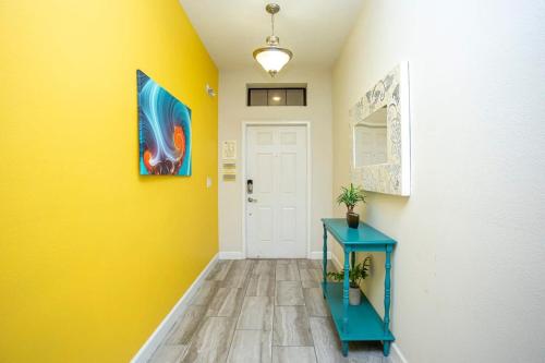 Gorgeous 5 Bd Single Family with Pool 5528 in Davenport, USA