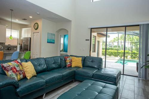 Gorgeous 5 Bd Single Family with Pool 5528 in Davenport, USA