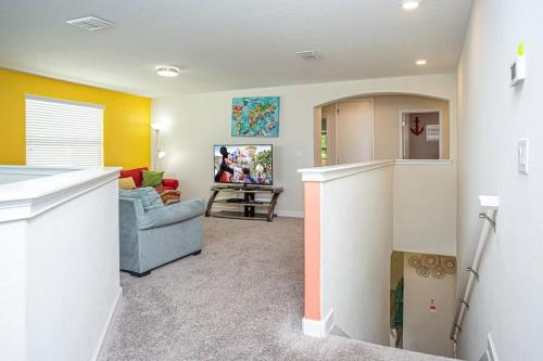 Gorgeous 5 Bd Single Family with Pool 5528 - image 36