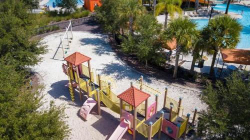 Gorgeous 5 Bd Single Family with Pool 5528 - image 24