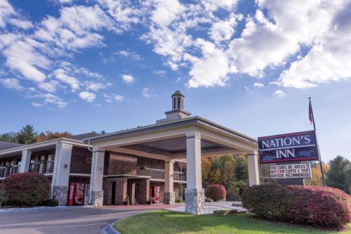 Nations Inn - West Jefferson - 출입구
