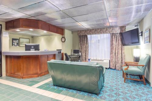 Nations Inn - West Jefferson - 로비