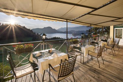 82386347 Hotel Triglav