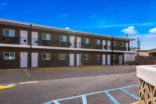 Econo Lodge Gretna - New Orleans - image 2