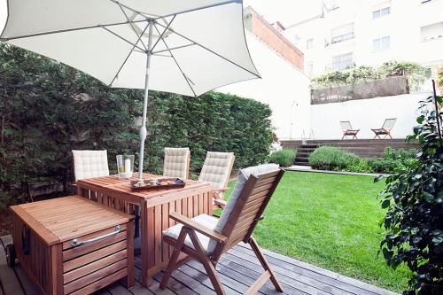 Apartment Barcelona Rentals - Private Pool and Garden Center - image 2