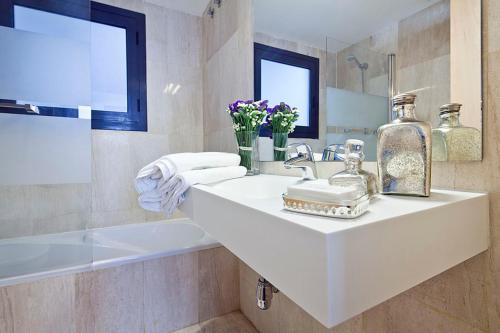 Apartment Barcelona Rentals - Private Pool and Garden Center, Barcelona (fotografie 5)