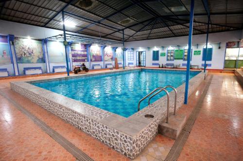 room detail thumbnail 2