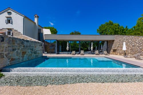 Luxury Jerini House with pool and wellness – khách sạn tại Nenadići