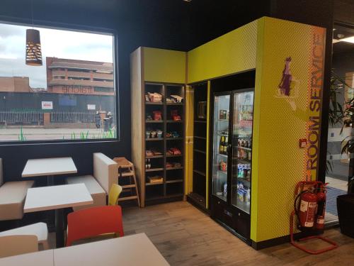 ibis budget London Hounslow - image 7