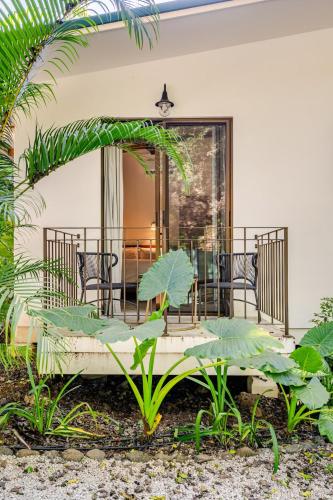 Dārzs, Pelada Jungle Nest 5-Min Walk to Beach & River in San Juanillo