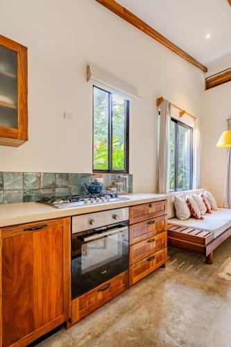 Pelada Jungle Nest 5-Min Walk to Beach & River in San Juanillo