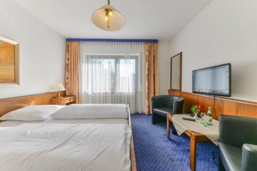 2 twin beds