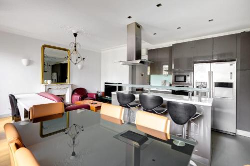 Ecrin Design - 2BR Climatise et Equipe
