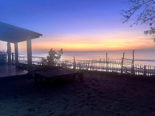 . Chambre en bord de mer …(pied dans l’eau)