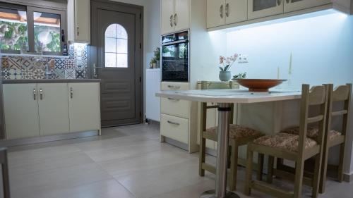 Η Αυλή της Μαρίας (Η Αυλη της Μαριας) in Agrilia (Aitolia kai Akarnania)