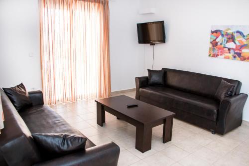 Gennadi Gardens Apartments & Villas Stop at Gennadi Gardens Apartments to discover the wonders of Gennadi. The hotel has everything you need for a comfortable stay. Family room, laundry service are on the list of things guests can enjoy