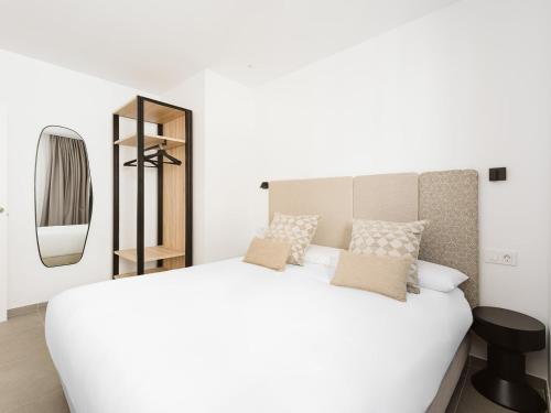 Callao Suites by IRES LAR Room Type - One-Bedroom Apartment