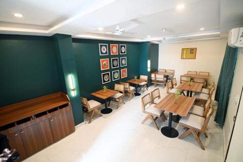 ห้องอาหาร, FabHotel Jaswinder Bhawan in หริดวาร์